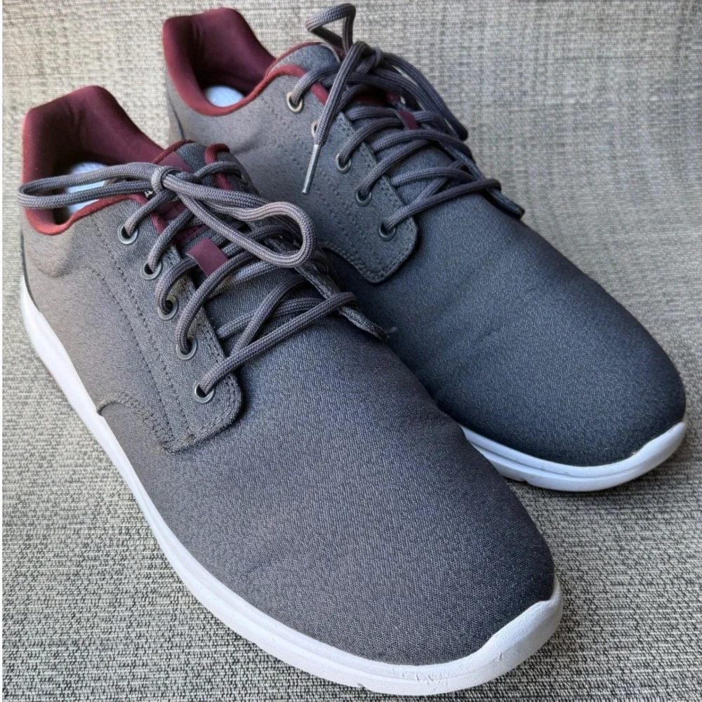 TravisMathew The Daily Knit Grey Burgundy Mens Shoes 1MAA222 Size 14